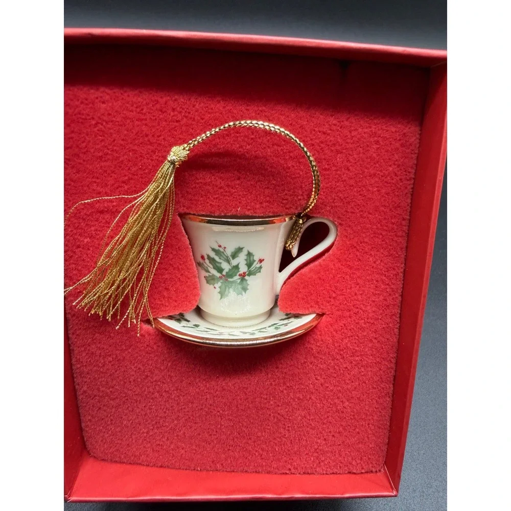 Lenox holiday teacup